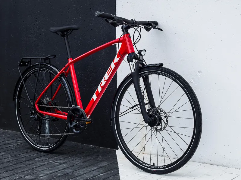 Trek dual sport 2 sales equipped 2021 hybrid bike
